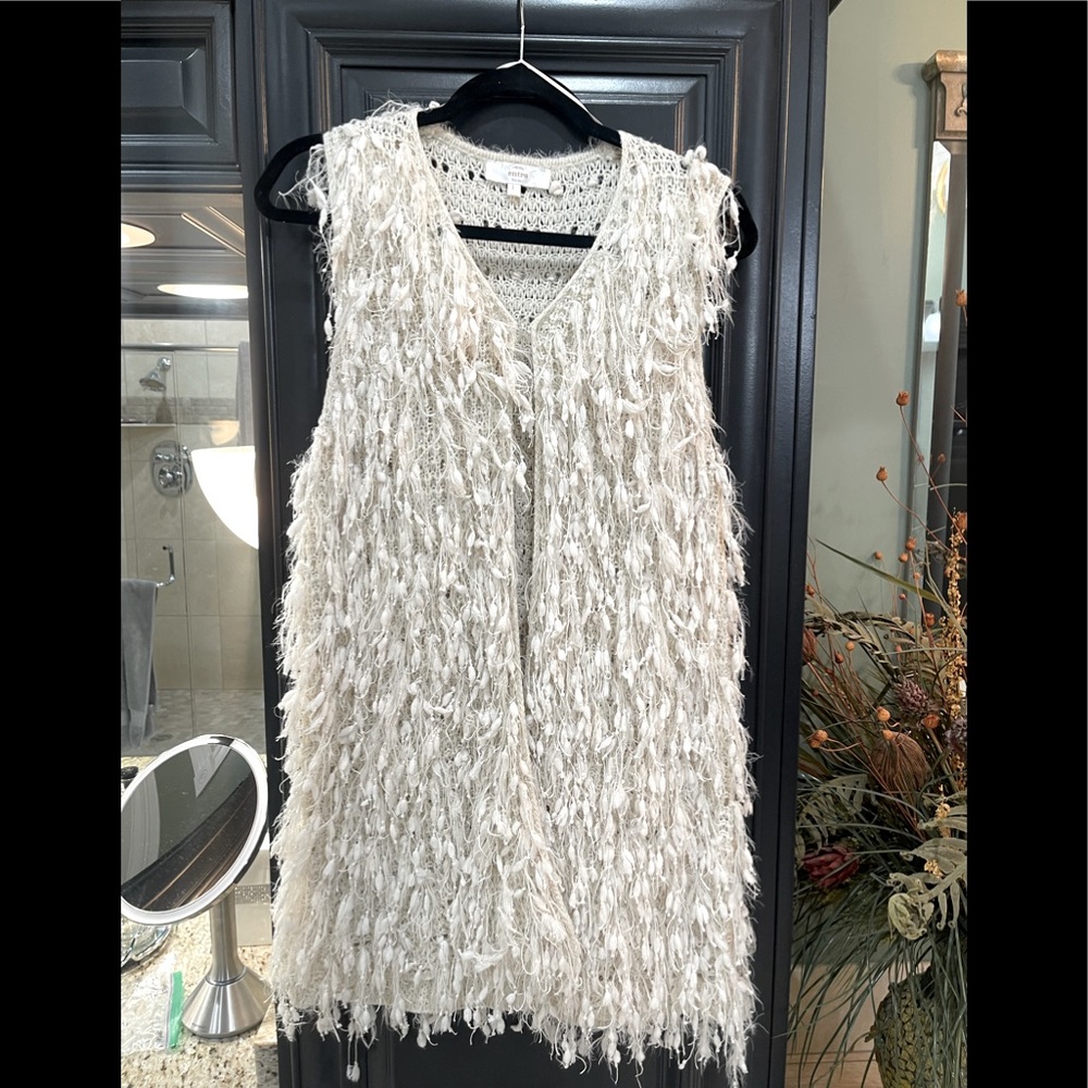 Long vest/ sweater! Brand new! Never worn! No snags!
